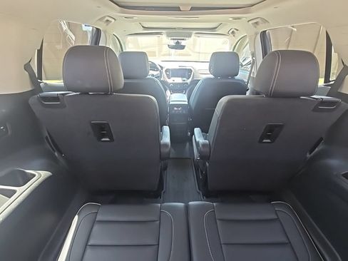 Used 2023 GMC Acadia Denali w/ Denali Ultimate Package FWD image 13