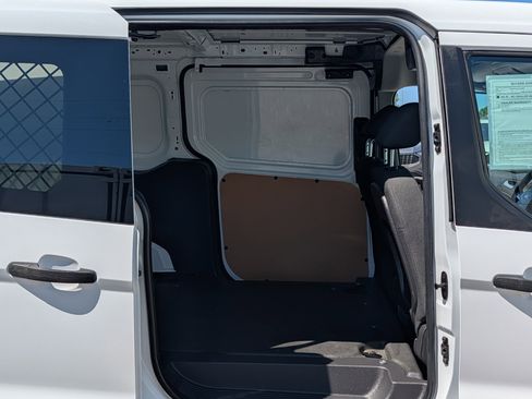 Used 2018 Ford Transit Connect XLT image 19