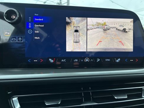 New 2026 Chevrolet Traverse LT w/ Driver Confidence Package image 11