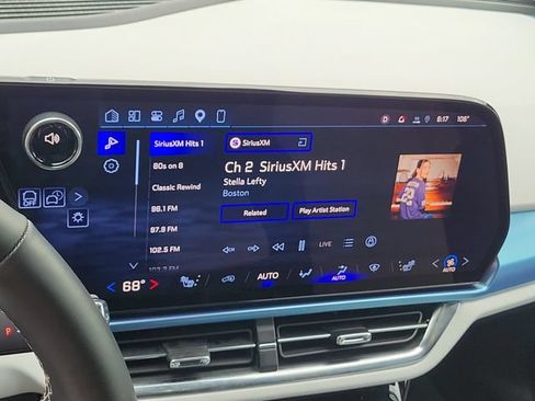 Used 2025 Chevrolet Equinox EV LT FWD image 30