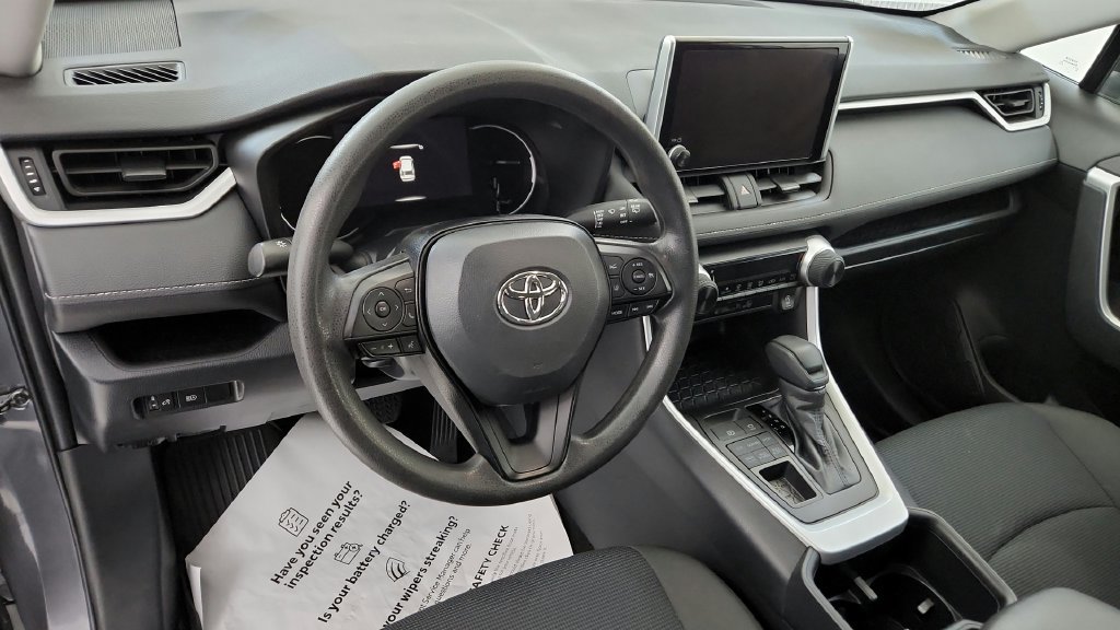 Used 2023 Toyota RAV4 LE AWD/4WD image 24