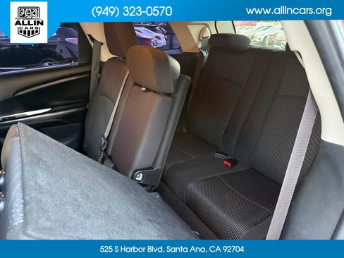 Used 2017 Dodge Journey SE w/ Flexible Seating Group FWD image 9