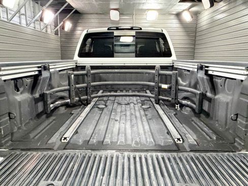 Used 2018 Nissan Titan PRO-4X w/ Pro-4x Convenience Package image 11