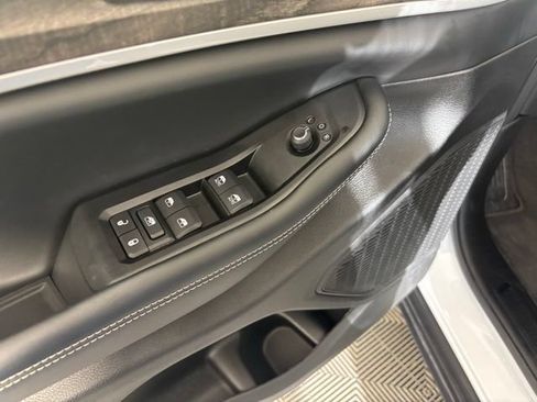 New 2026 Jeep Grand Cherokee Altitude AWD/4WD image 10