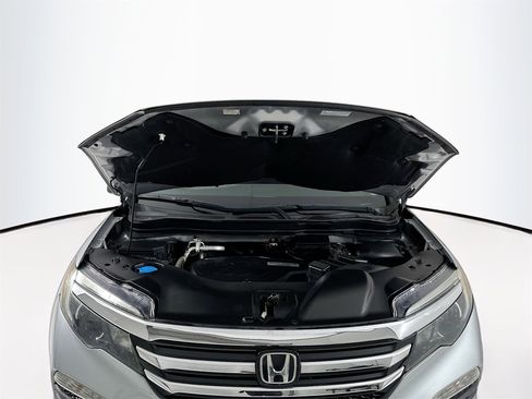 Used 2017 Honda Pilot Touring image 35