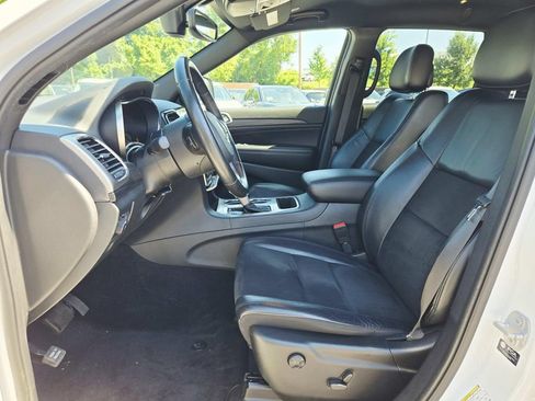 Certified 2022 Jeep Grand Cherokee Laredo X AWD/4WD image 11