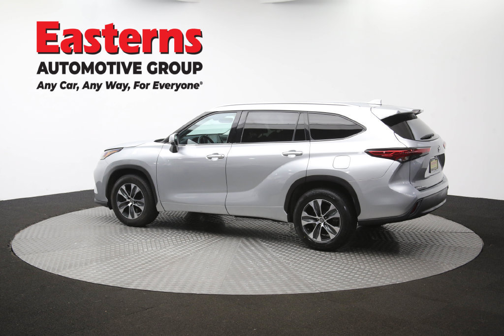 Used 2021 Toyota Highlander XLE FWD image 69