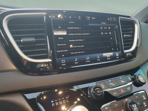 New 2026 Chrysler Voyager LX image 16