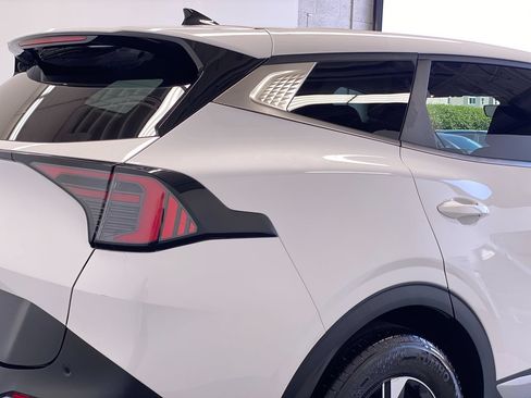 Certified 2026 Kia Sportage LX FWD image 10