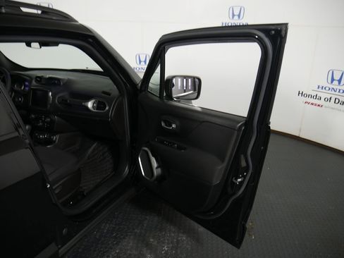 Used 2021 Jeep Renegade Latitude image 7