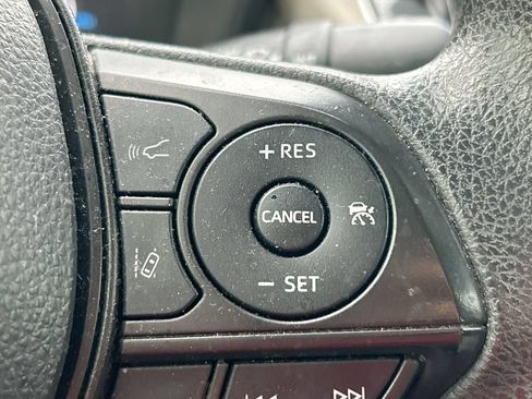 Used 2022 Toyota Corolla LE FWD image 17