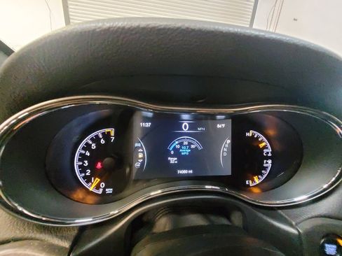 Used 2018 Jeep Grand Cherokee Laredo RWD image 23