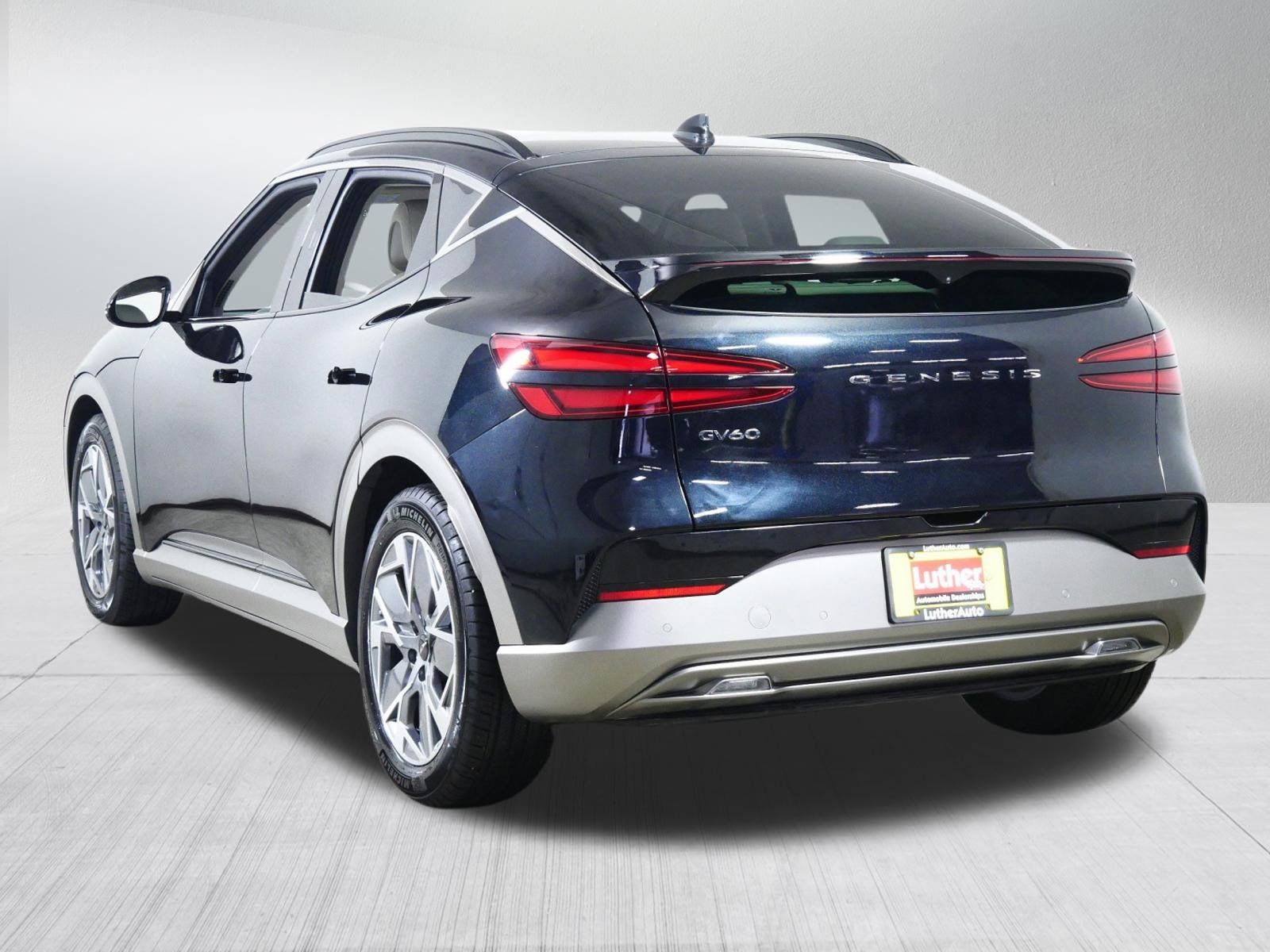 Certified 2025 Genesis GV60 Advanced AWD/4WD image 5