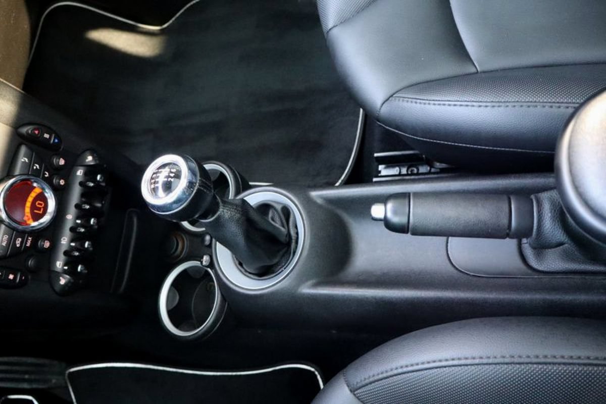 Used 2012 MINI Cooper S w/ Cold Weather Pkg FWD image 17