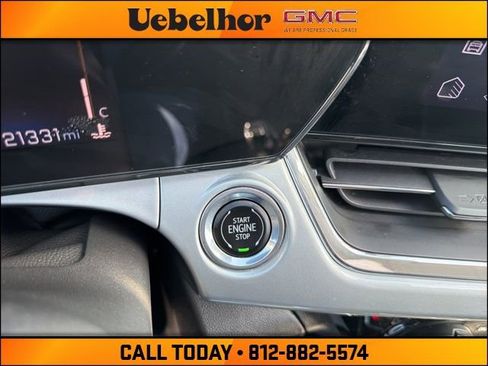 Used 2025 Chevrolet Trax LT w/ Driver Confidence Package image 23