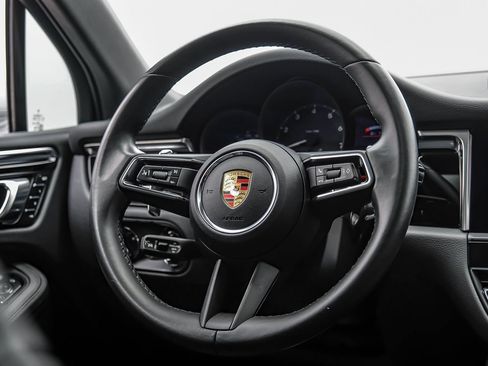 Used 2024 Porsche Macan AWD/4WD image 14