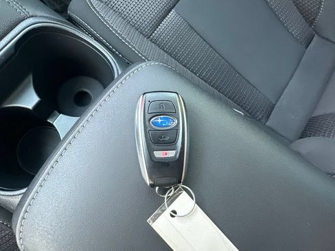 Used 2025 Subaru Outback Premium AWD/4WD image 37