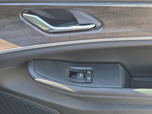 New 2026 Jeep Grand Cherokee Altitude AWD/4WD image 35