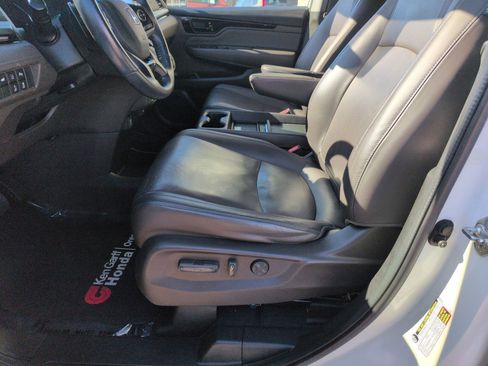 Used 2018 Honda Odyssey Elite image 17