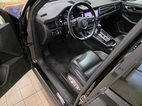 Used 2024 Porsche Macan AWD/4WD image 19