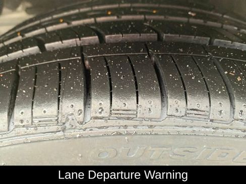 Used 2022 Toyota Corolla SE w/ SE Premium Package image 11