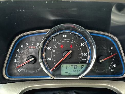 Used 2015 Toyota RAV4 Limited AWD/4WD image 17