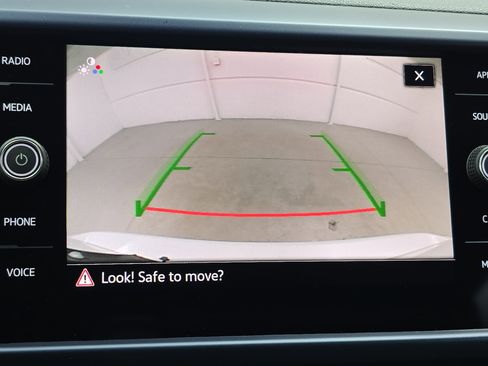 Certified 2024 Volkswagen Taos SE image 22