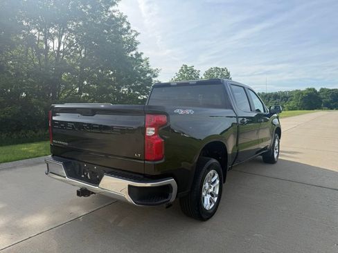 Used 2023 Chevrolet Silverado 1500 LT AWD/4WD image 3