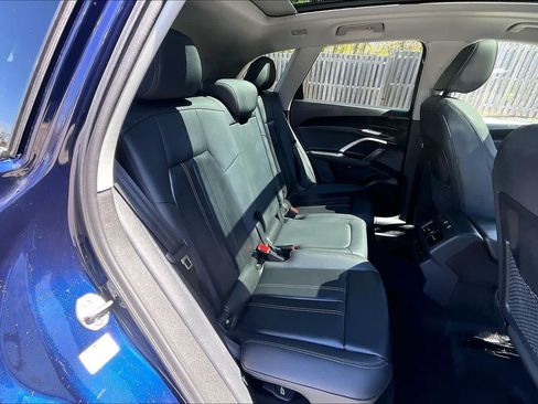 Used 2025 Audi Q5 Premium w/ Convenience Package AWD/4WD image 20
