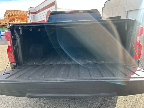 Used 2022 Chevrolet Silverado 1500 LT image 5