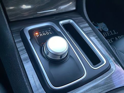 Used 2018 Chrysler 300 Touring image 50