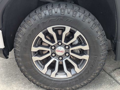 Used 2022 GMC Sierra 1500 AT4 w/ AT4 Premium Package AWD/4WD image 27