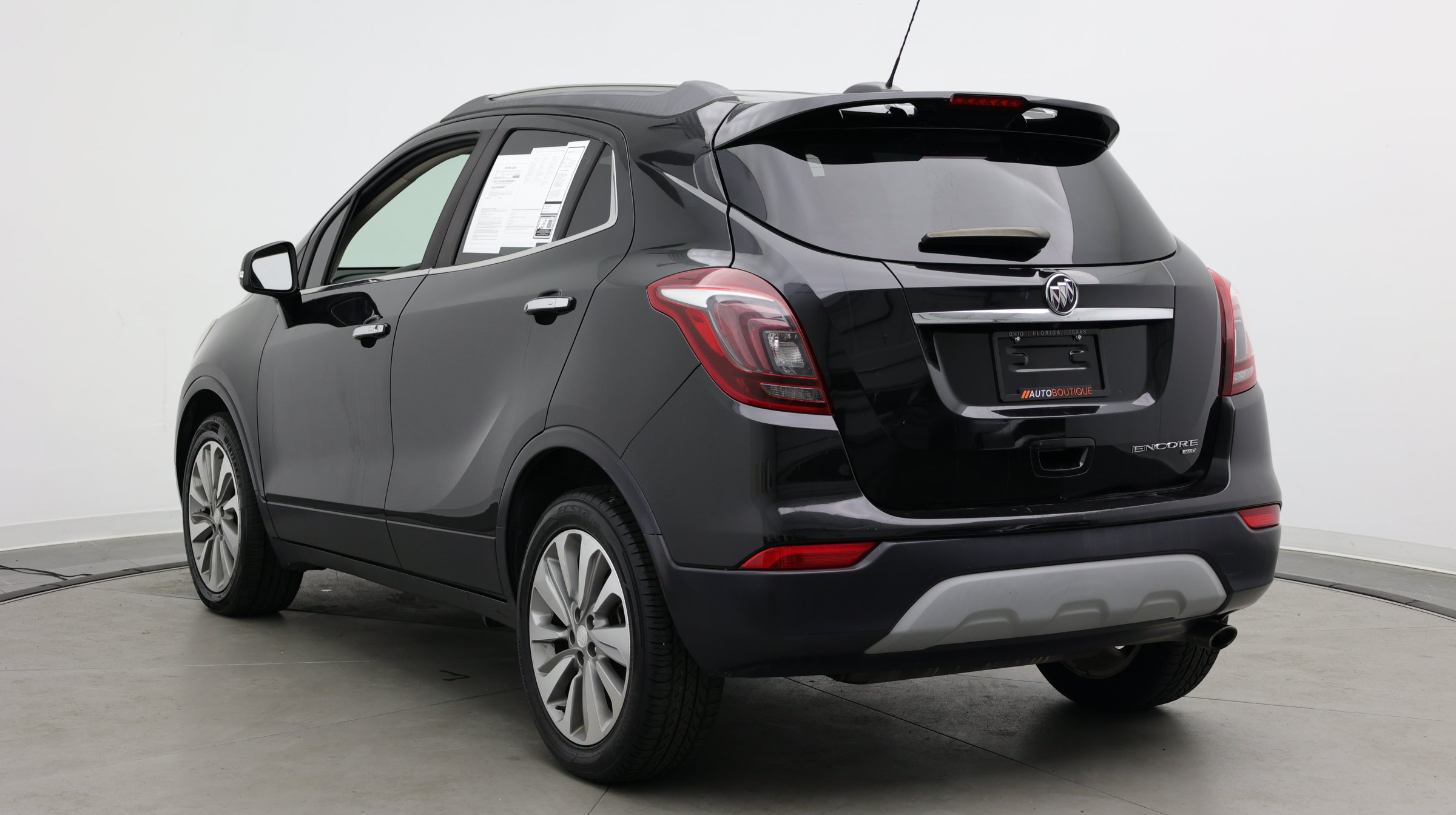 Used 2019 Buick Encore Preferred w/ LPO, Active Package FWD image 4
