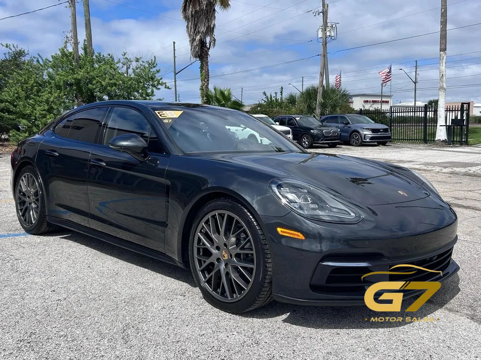 Used 2018 Porsche Panamera RWD image 3