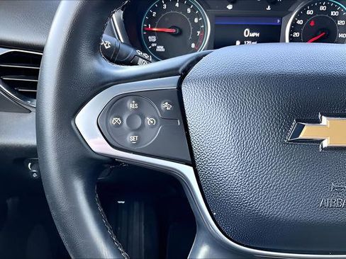 Used 2023 Chevrolet Traverse LT image 17