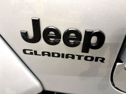 Used 2022 Jeep Gladiator Sport image 83