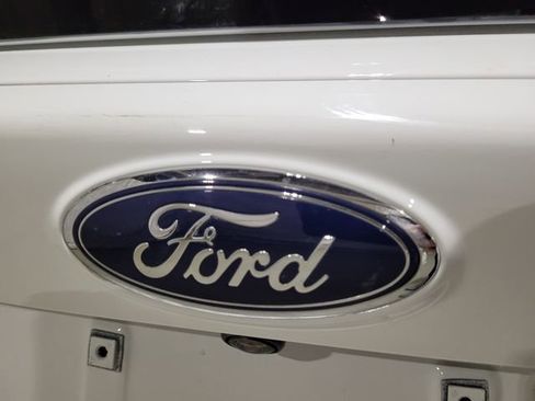 Used 2019 Ford Escape SE image 49