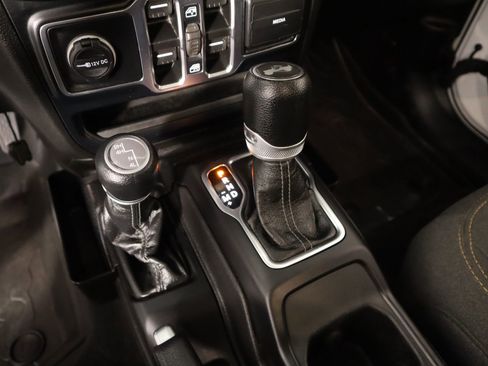 Used 2024 Jeep Wrangler Sport S image 8