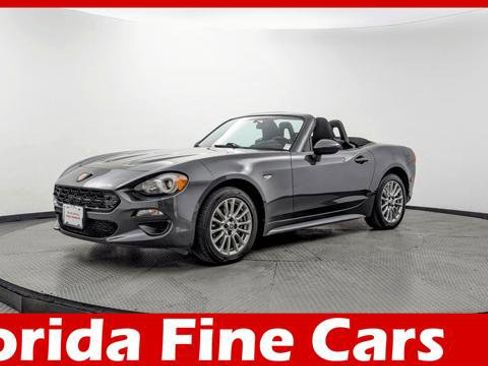 Used 2018 FIAT 124 Spider Classica image 1