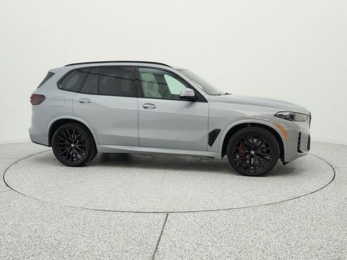 Used 2024 BMW X5 xDrive40i w/ M Sport Package image 4