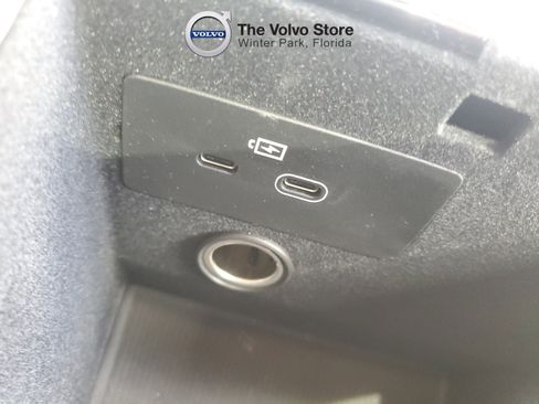Used 2026 Volvo XC90 B6 Plus w/ Protection Package Premier AWD/4WD image 27