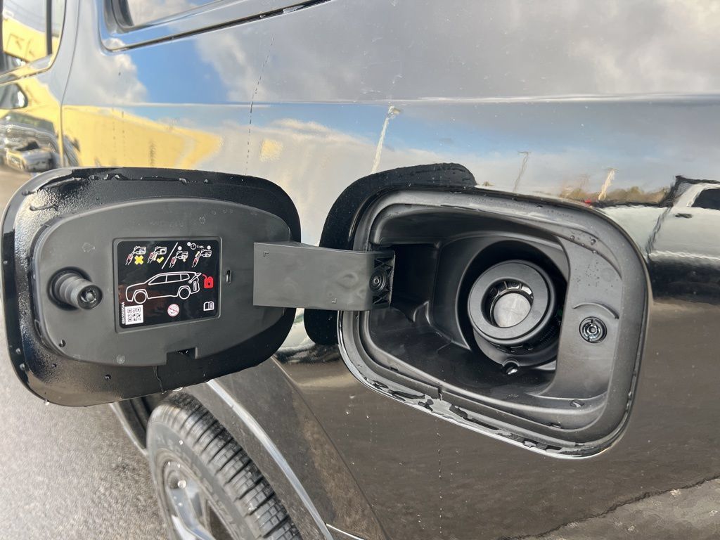 New 2026 Jeep Grand Wagoneer Summit AWD/4WD image 17