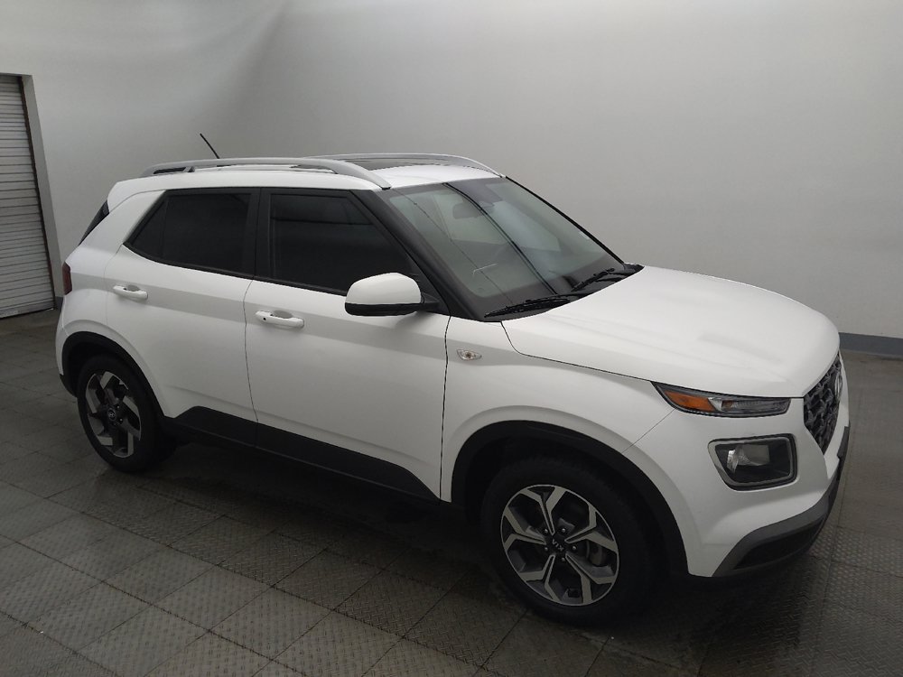 Used 2025 Hyundai Venue SEL FWD image 11