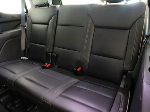 Used 2023 GMC Yukon SLT image 64