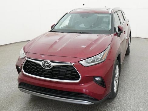 New 2026 Toyota Highlander Platinum image 16
