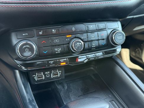 Used 2023 Dodge Durango R/T w/ Blacktop Package AWD/4WD image 19