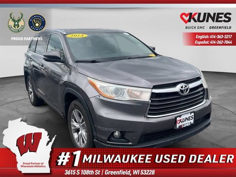 Used 2014 Toyota Highlander XLE AWD/4WD image 1