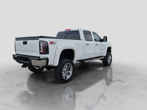 Used 2010 GMC Sierra 2500 SLT AWD/4WD image 8