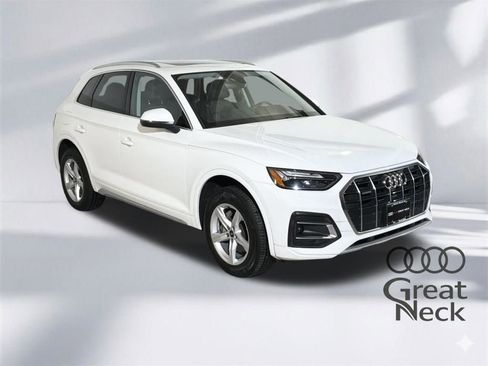 Used 2023 Audi Q5 2.0T Premium w/ Convenience Package image 10