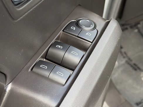 Used 2025 GMC Canyon Elevation image 15